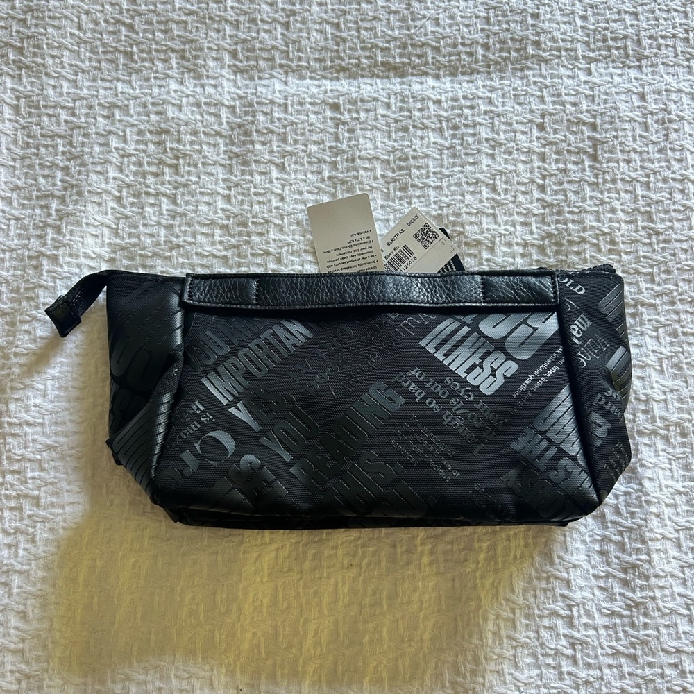NWT!!! Lululemon Travel Easy Kit Cosmetic Bag